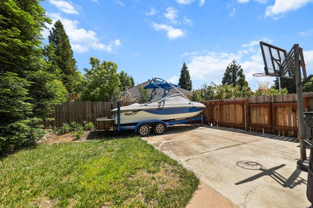 2154 Harvard Way, Redding, CA 96003
