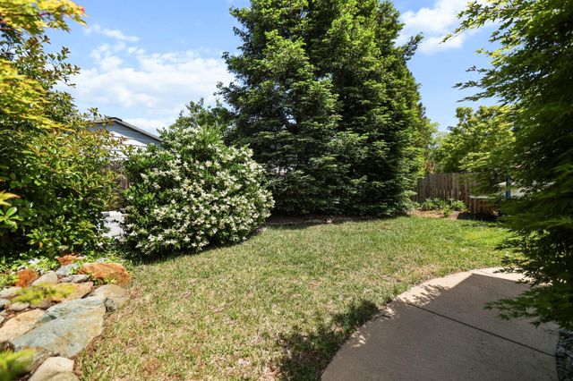 2154 Harvard Way, Redding, CA 96003