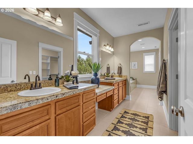 9750 Sw TEPHRA Ter, Beaverton, OR 97007