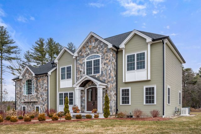 5 Osprey Lane, Nashua, NH 03062