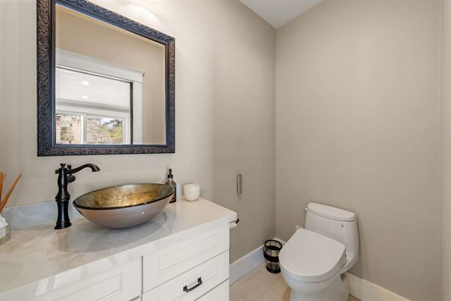 5 Osprey Lane, Nashua, NH 03062