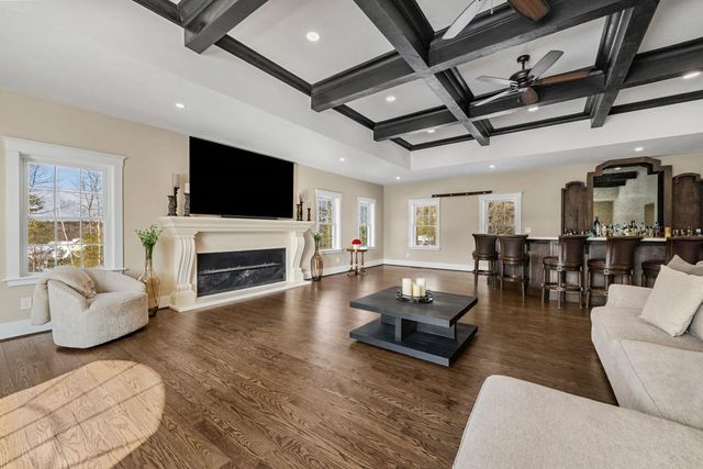 5 Osprey Lane, Nashua, NH 03062