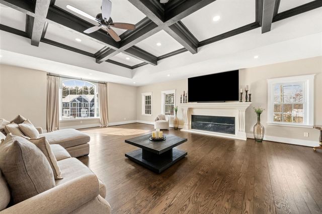 5 Osprey Lane, Nashua, NH 03062