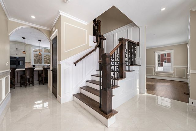 5 Osprey Lane, Nashua, NH 03062