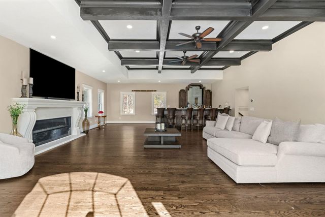 5 Osprey Lane, Nashua, NH 03062