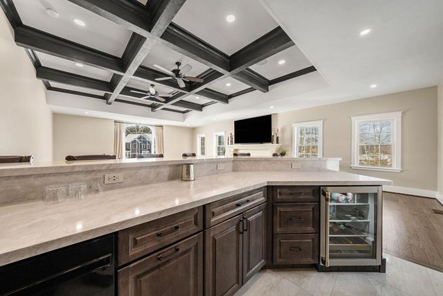 5 Osprey Lane, Nashua, NH 03062