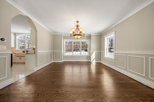 5 Osprey Lane, Nashua, NH 03062