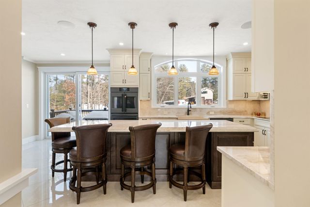 5 Osprey Lane, Nashua, NH 03062