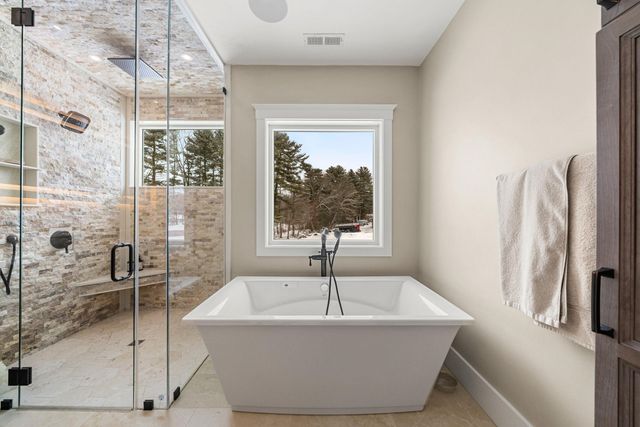 5 Osprey Lane, Nashua, NH 03062