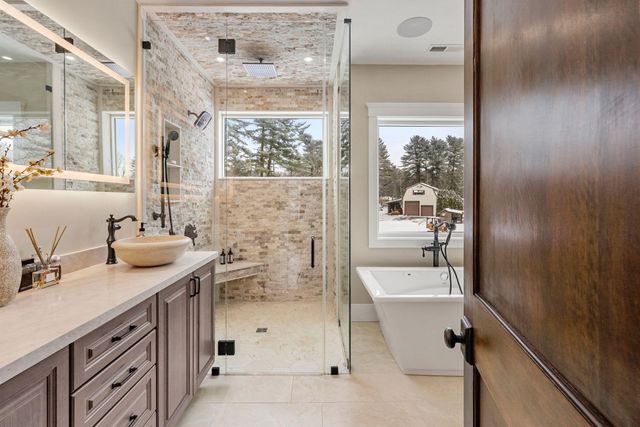 5 Osprey Lane, Nashua, NH 03062