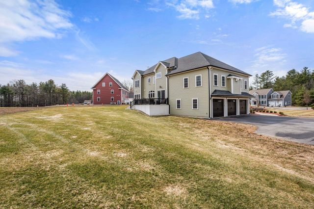 5 Osprey Lane, Nashua, NH 03062