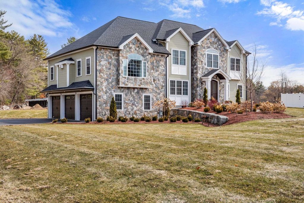 5 Osprey Lane, Nashua, NH 03062