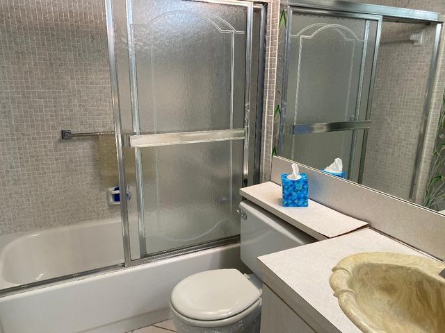 4096 Westbury H 4096, Deerfield Beach, FL 33442