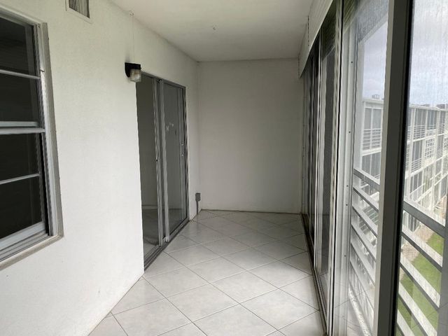 4096 Westbury H 4096, Deerfield Beach, FL 33442