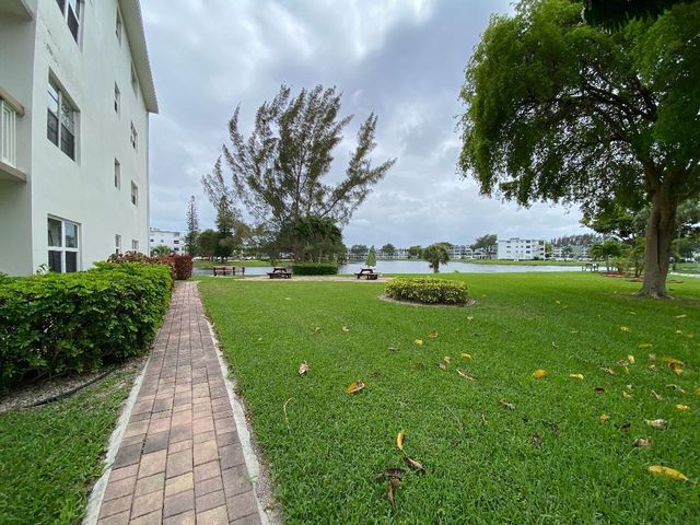 4096 Westbury H 4096, Deerfield Beach, FL 33442