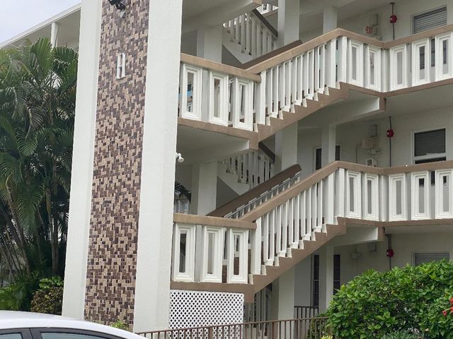 4096 Westbury H 4096, Deerfield Beach, FL 33442