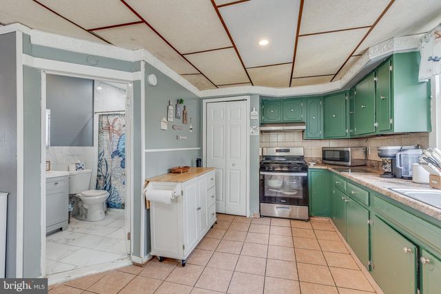 230 ELM AVE, Woodlynne, NJ 08107