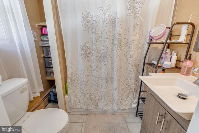 230 ELM AVE, Woodlynne, NJ 08107
