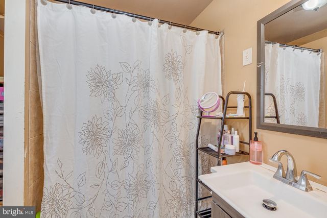 230 ELM AVE, Woodlynne, NJ 08107