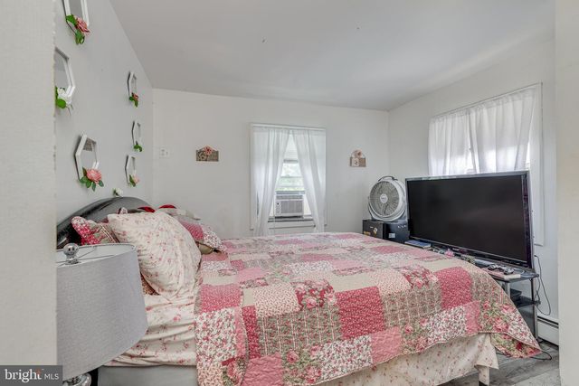 230 ELM AVE, Woodlynne, NJ 08107