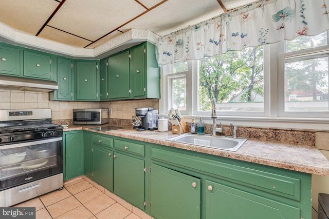 230 ELM AVE, Woodlynne, NJ 08107