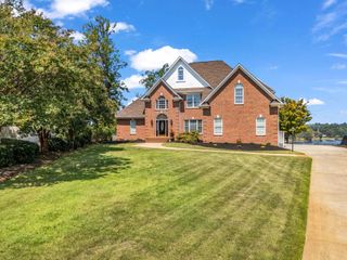 216 E Caledonia Court, Inman, SC 29349