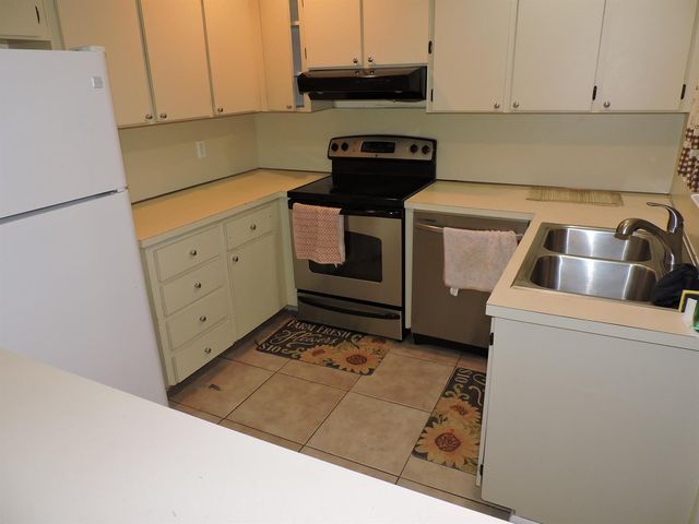 8599 Crater Terrace, West Palm Beach, FL 33403