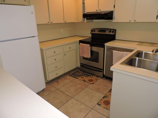 8599 Crater Terrace, West Palm Beach, FL 33403