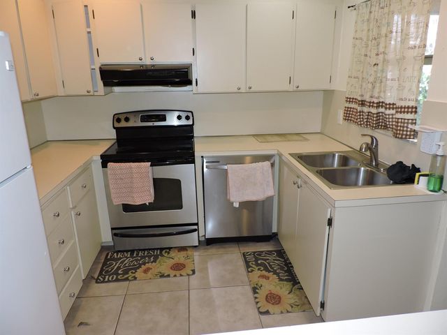 8599 Crater Terrace, West Palm Beach, FL 33403