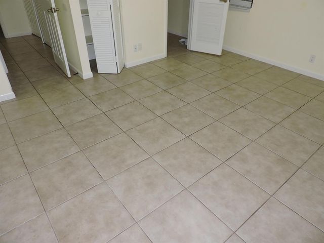 8599 Crater Terrace, West Palm Beach, FL 33403