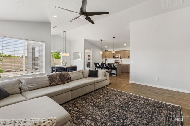 3907 W Maypearl St, Meridian, ID 83642