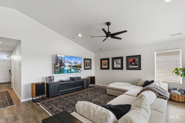 3907 W Maypearl St, Meridian, ID 83642