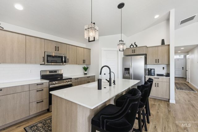 3907 W Maypearl St, Meridian, ID 83642