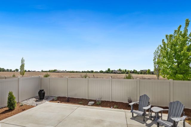 3907 W Maypearl St, Meridian, ID 83642