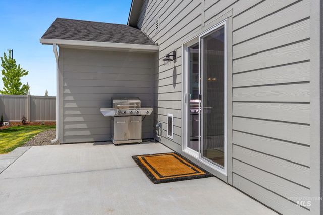 3907 W Maypearl St, Meridian, ID 83642