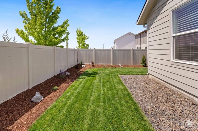 3907 W Maypearl St, Meridian, ID 83642