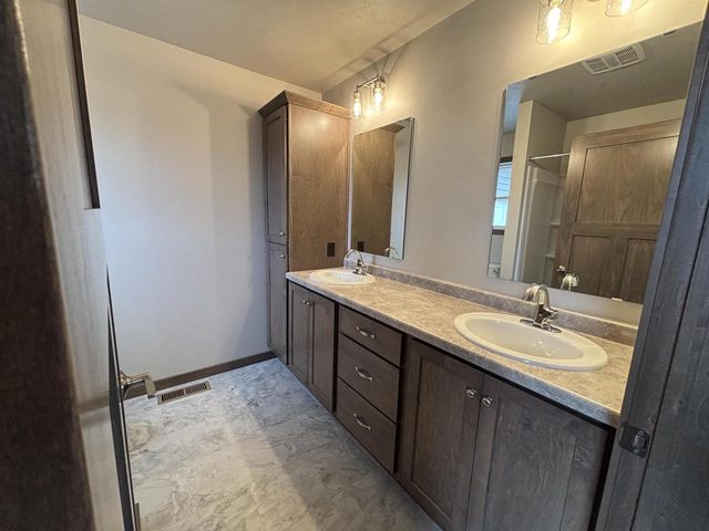 W6535 BREEZY WAY, Appleton, WI 54915