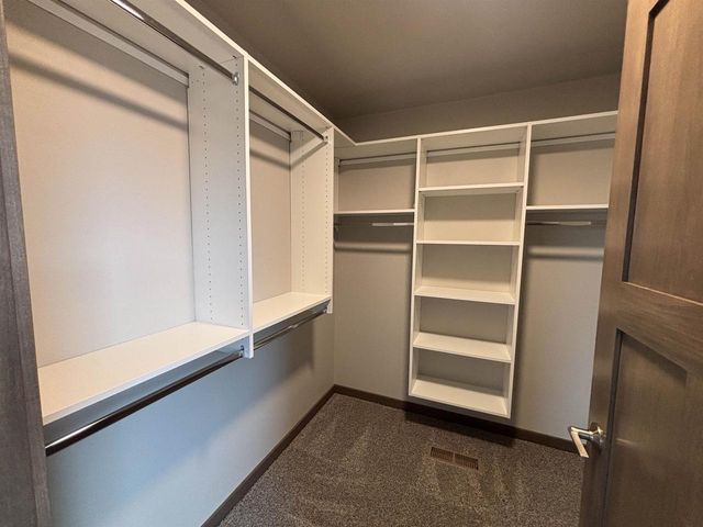 W6535 BREEZY WAY, Appleton, WI 54915