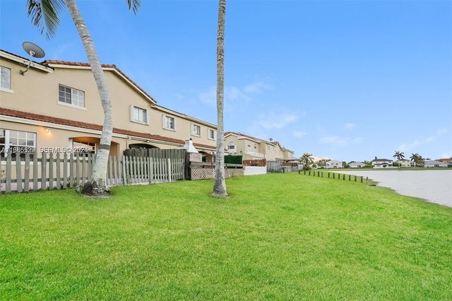 15867 SW 68th Ter, Miami, FL 33193