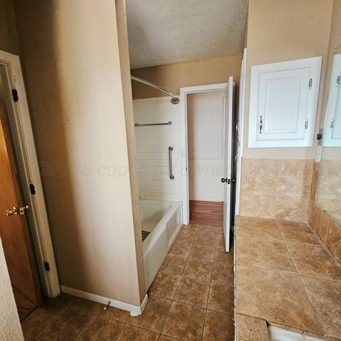 116 BAILEY Avenue, Dumas, TX 79029