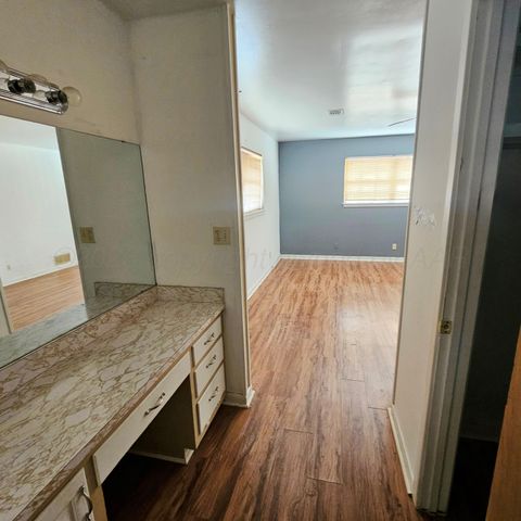 116 BAILEY Avenue, Dumas, TX 79029