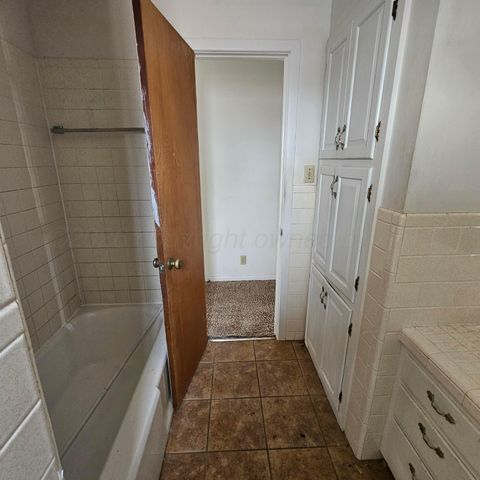 116 BAILEY Avenue, Dumas, TX 79029