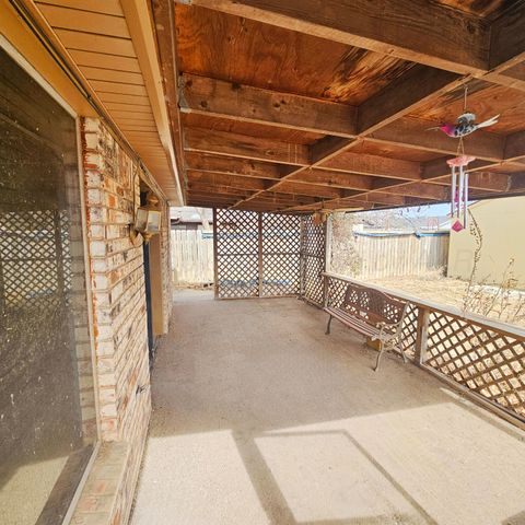 116 BAILEY Avenue, Dumas, TX 79029