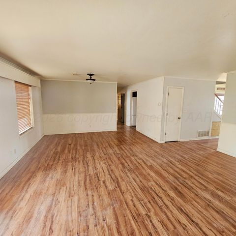 116 BAILEY Avenue, Dumas, TX 79029