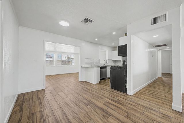 3519 W Orchid Lane, Phoenix, AZ 85051