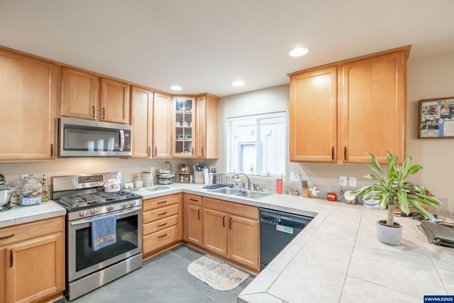 4145 Winners Circle Av SE, Albany, OR 97322