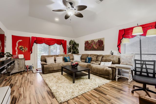 5717 Greenway Drive, Rowlett, TX 75089