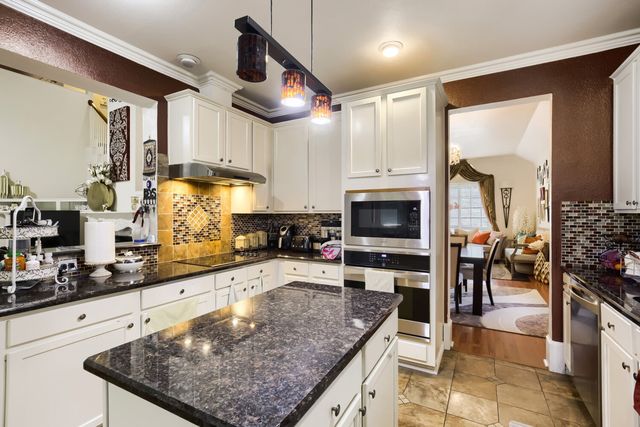 5717 Greenway Drive, Rowlett, TX 75089