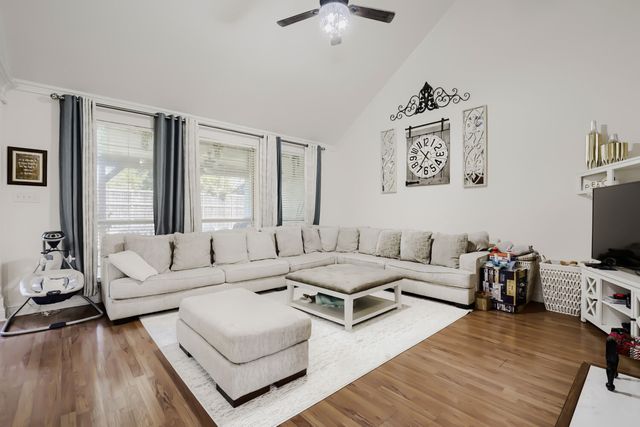 5717 Greenway Drive, Rowlett, TX 75089
