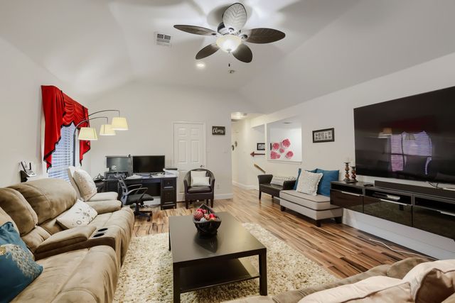5717 Greenway Drive, Rowlett, TX 75089